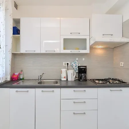 Apartment Fuer 4 Personen Ca 50 Qm In Porec, Istrien Istrische Riviera *