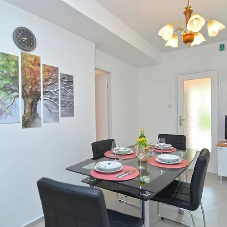 Fuer 4 Personen Ca 50 Qm In Porec, Istrien Istrische Riviera Apartment *